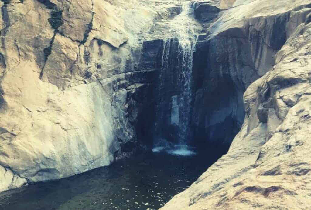 three sisters falls Hiking Trail Guide featimage