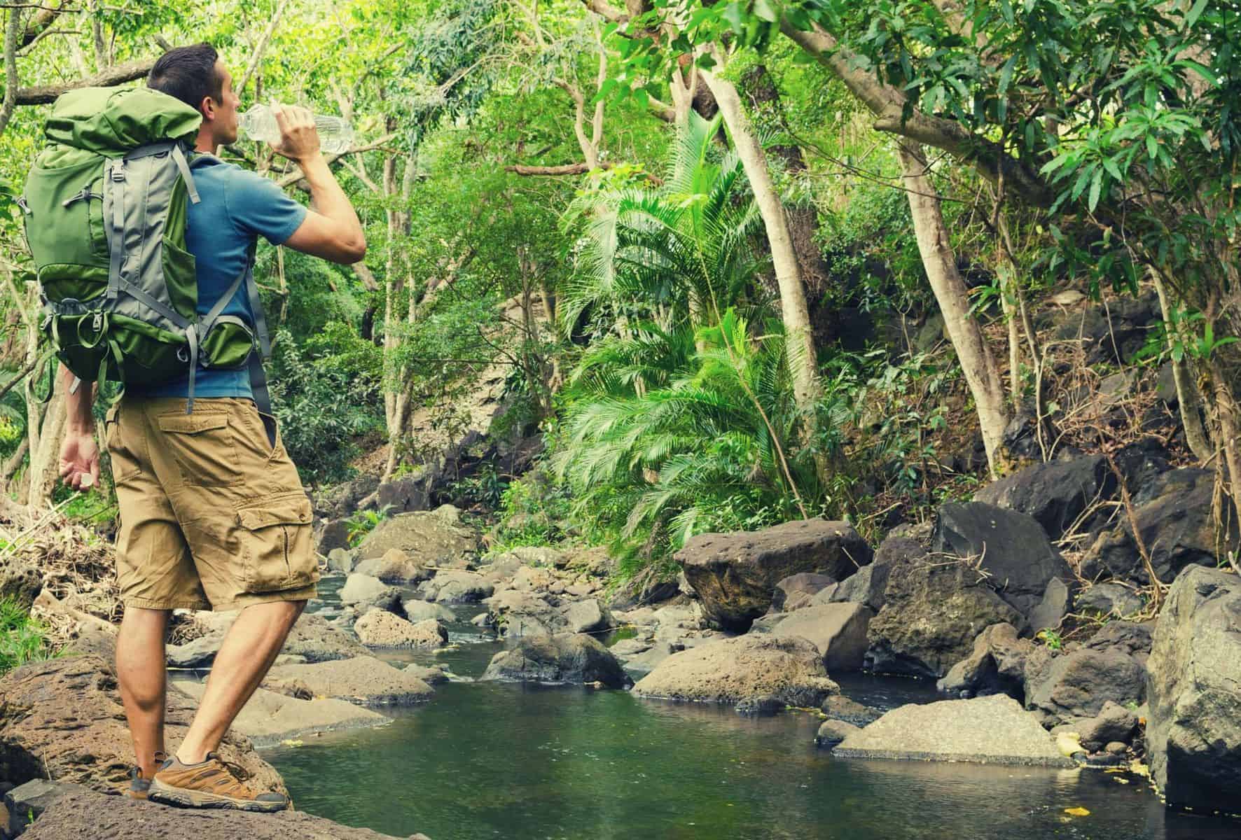 how much water to carry on a hike featimage