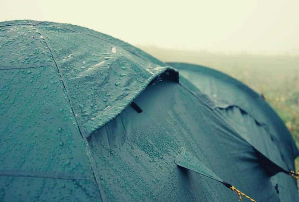 camping in the rain featimage