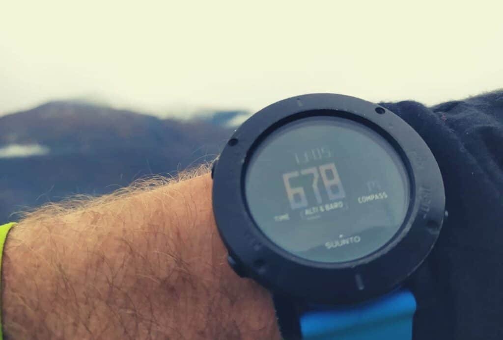 How-to-use-a-hiking-altimeter-featimage