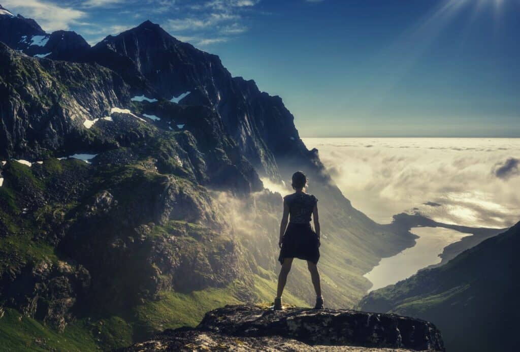 best hiking underwear for women featimg hero