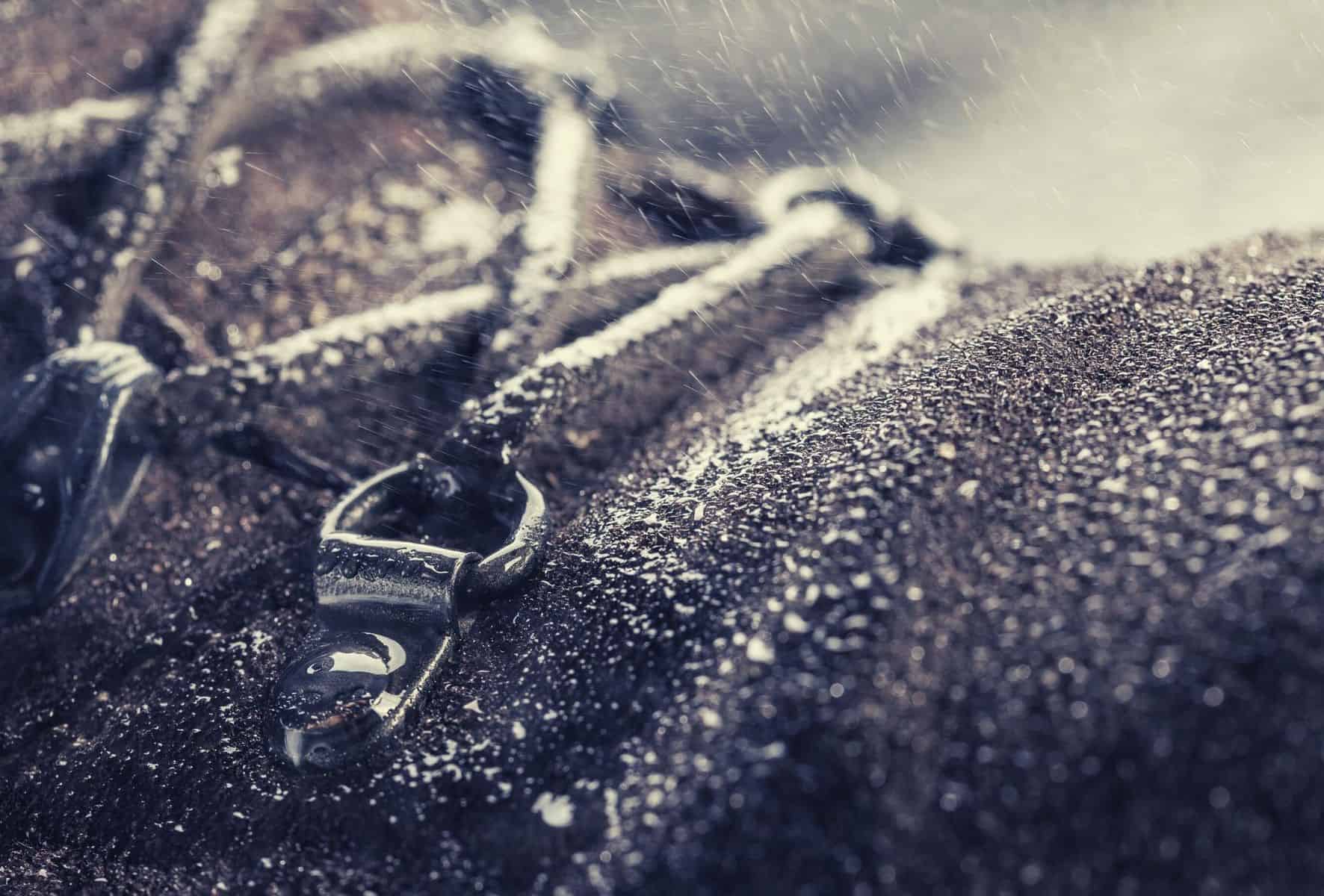 how to waterproof hiking boots featimg hero