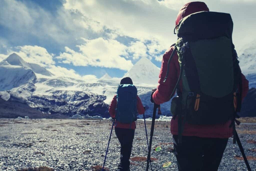 best womens winter hiking pants - feat img