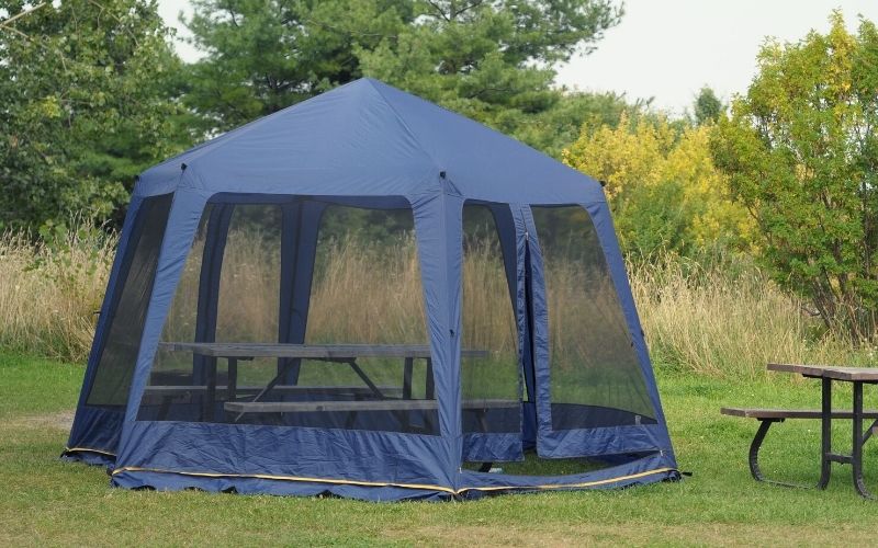 Dome shaped pop-up canopy shelter