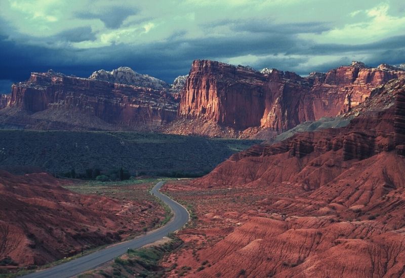best hikes in capitol reef national park - featimg