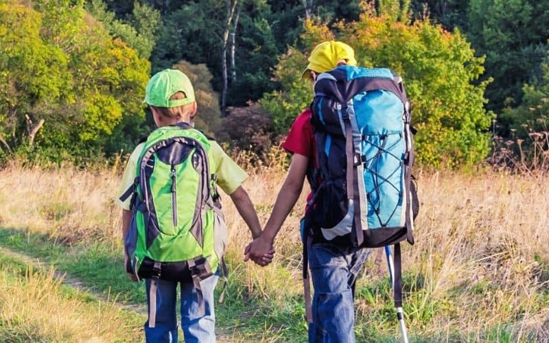 Kids wearing backpacks