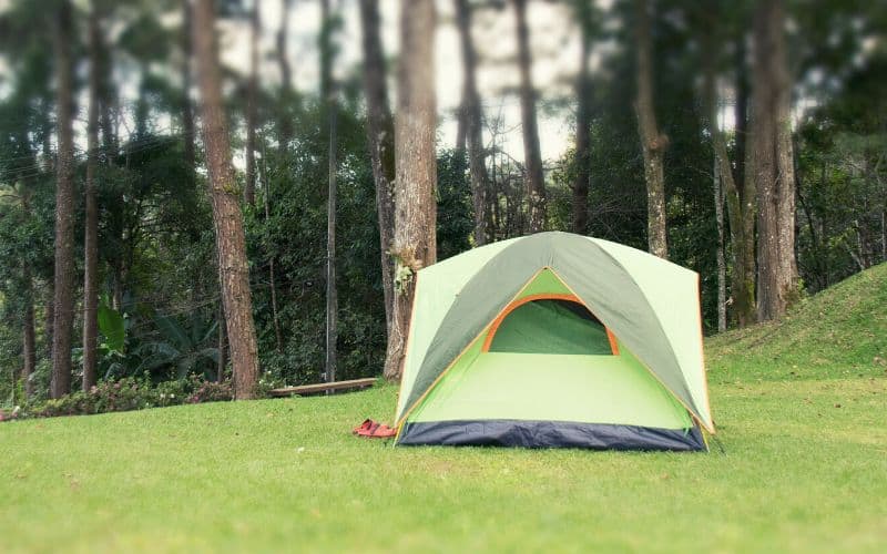 Pop up tent with partial rainfly