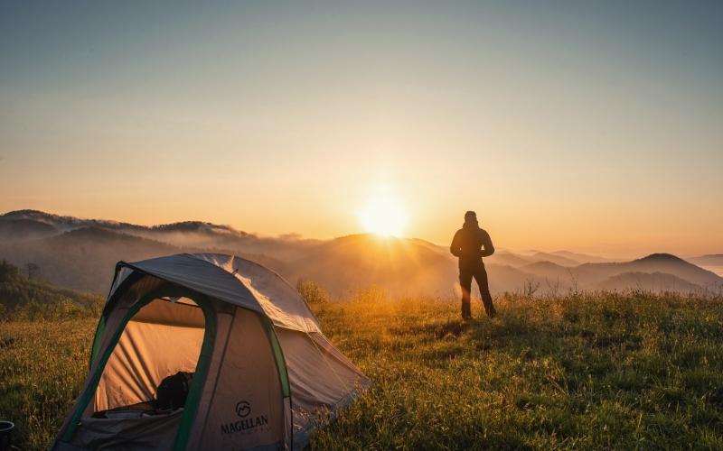 how to stay cool while camping featim