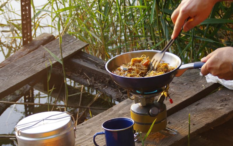 Cooking noodles in a small frying pan