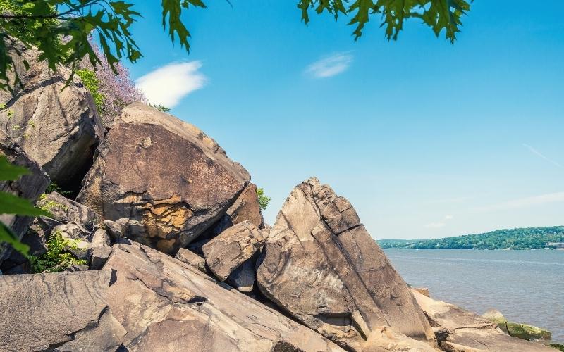big rock boulders at palisades interstate park new jersey
