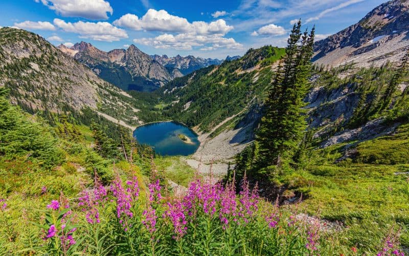 Maple Pass Loop, North Cascades National Park, Washington